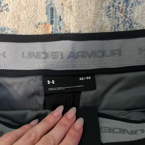 Men’s Under Armor Pants - Picture 2 of 3